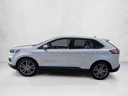 Used 2019 Ford Edge Titanium w/ Equipment Group 301A FWD image 9