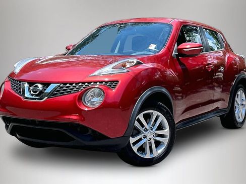 Used 2016 Nissan Juke S FWD image 1