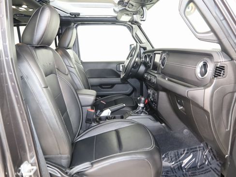 Used 2022 Jeep Wrangler Unlimited Sahara w/ Cold Weather Group image 15