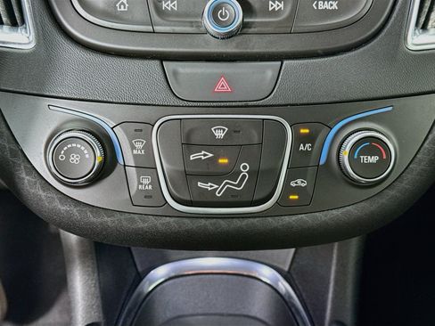 Used 2018 Chevrolet Malibu LT w/ Driver Confidence Package FWD image 15
