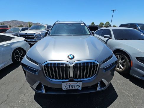 Used 2025 BMW X7 xDrive40i AWD/4WD image 9