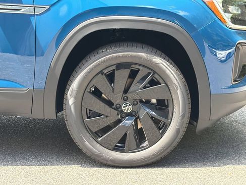 New 2026 Volkswagen Atlas Cross Sport SE FWD image 6
