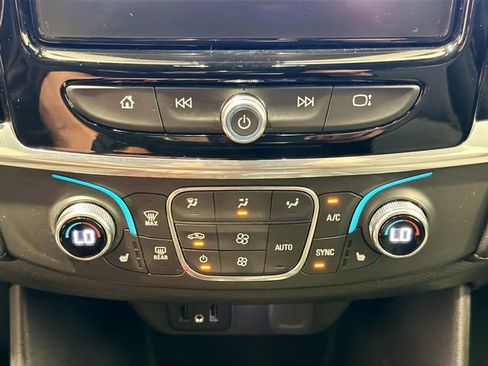 Used 2022 Chevrolet Traverse LT AWD/4WD image 14