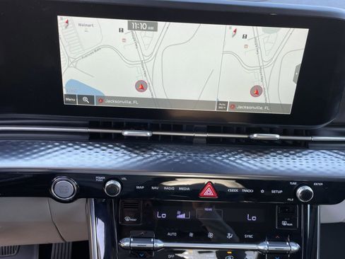 Certified 2022 Kia Carnival SX Prestige image 18