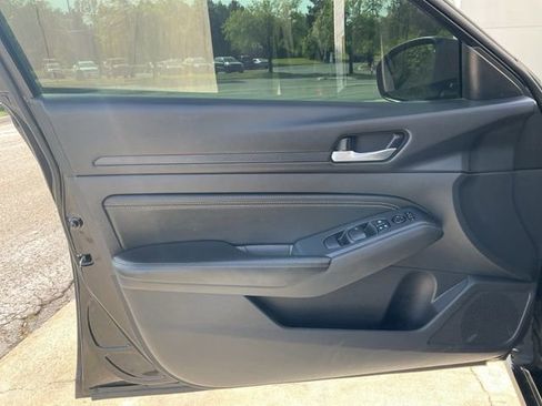 Used 2020 Nissan Altima 2.5 S AWD/4WD image 13