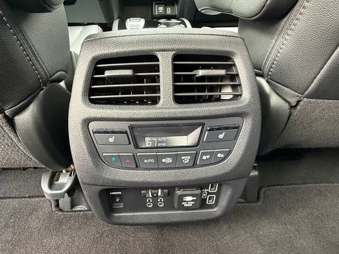 Used 2019 Honda Pilot Elite image 19