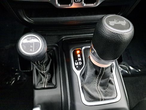 Used 2021 Jeep Wrangler Unlimited Sahara w/ Uconnect 4C Nav & Sound Group image 23