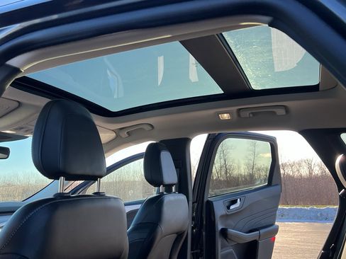 Used 2025 Ford Escape Platinum image 37