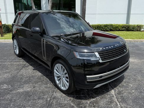 Used 2025 Land Rover Range Rover Long Wheelbase SE AWD/4WD image 6