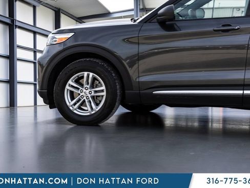 Used 2020 Ford Explorer XLT w/ Equipment Group 202A AWD/4WD image 30