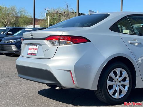 Used 2024 Toyota Corolla LE FWD image 11