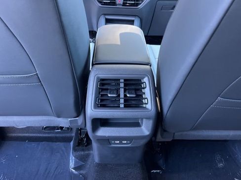 New 2026 Volkswagen Tiguan SE R-Line AWD/4WD image 15