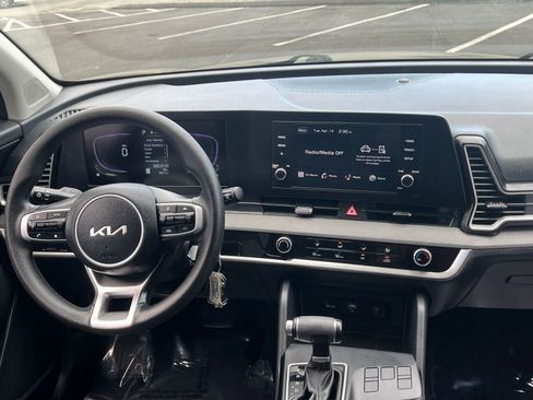 Used 2025 Kia Sportage LX FWD image 32