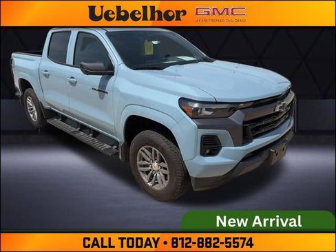 Used 2025 Chevrolet Colorado LT w/ LT Convenience Package image 5