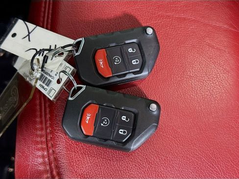 Used 2022 Jeep Wrangler Unlimited Rubicon w/ Safety Group image 32