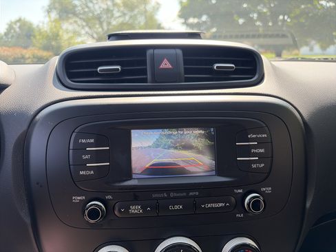 Used 2015 Kia Soul + FWD image 30