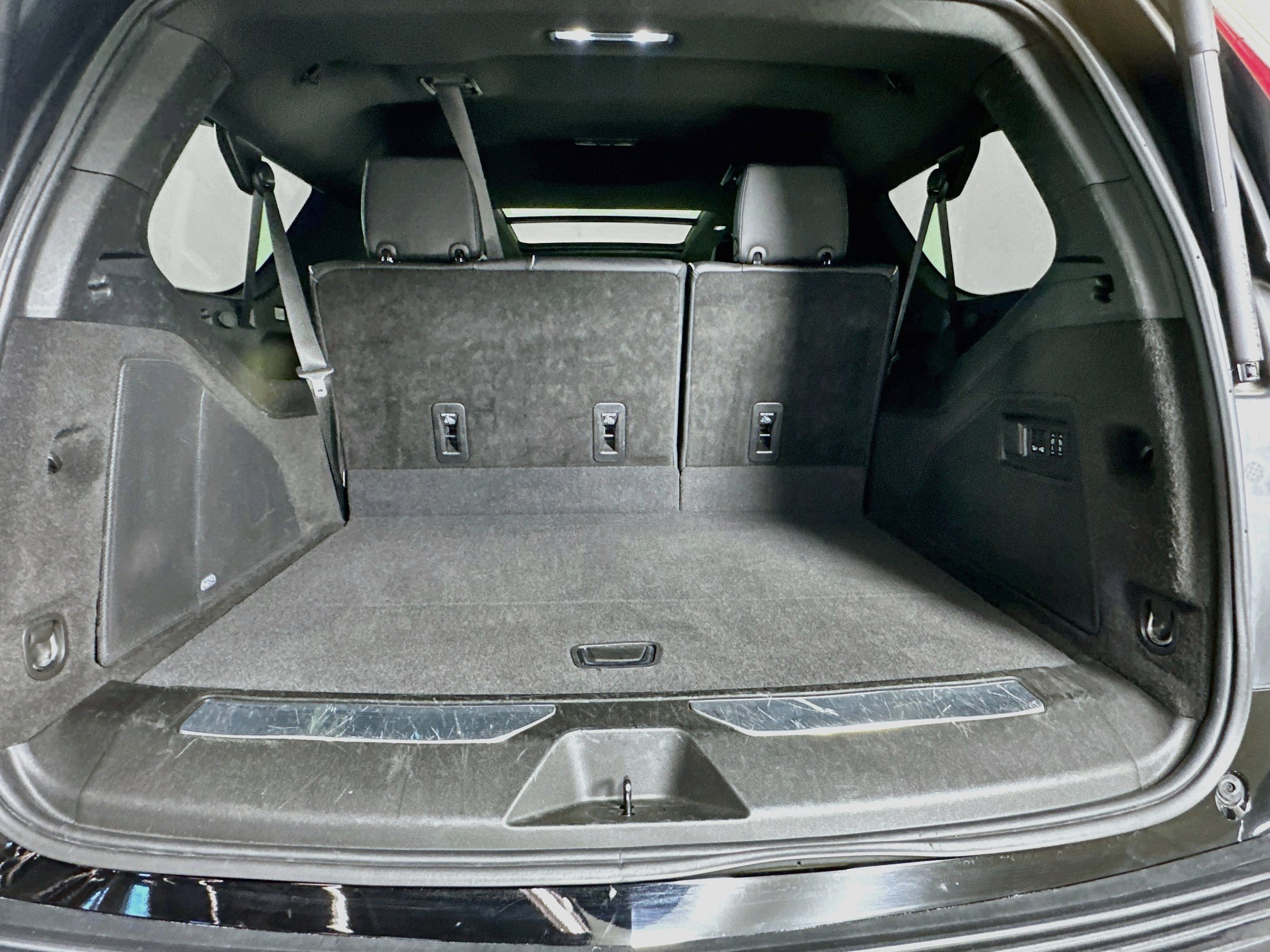 Used 2023 Cadillac Escalade ESV Sport AWD/4WD image 31