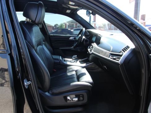 Used 2019 BMW X7 xDrive50i w/ M Sport Package AWD/4WD image 10