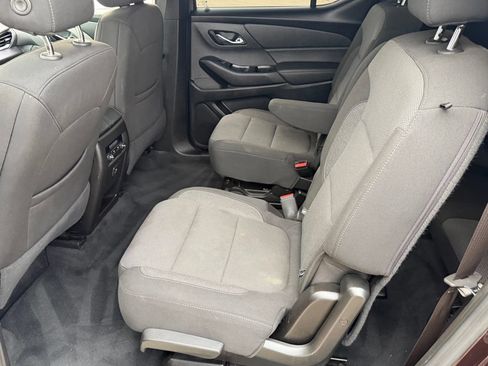 Used 2023 Chevrolet Traverse LT FWD image 36