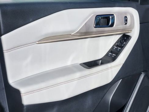 New 2026 Ford Explorer Active w/ Active Comfort Package image 9