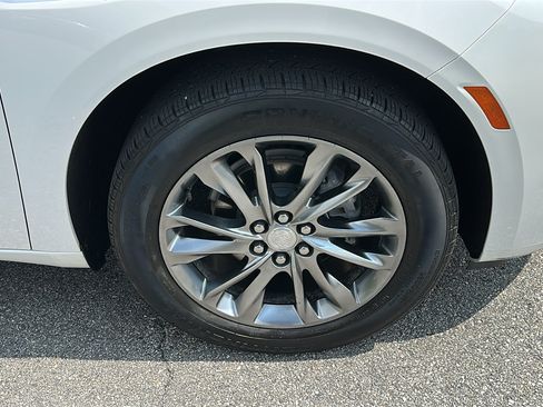 Used 2022 Buick Enclave Avenir w/ Avenir Technology Package AWD/4WD image 9