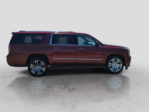 Used 2019 GMC Yukon XL Denali w/ Denali Ultimate Package AWD/4WD image 9