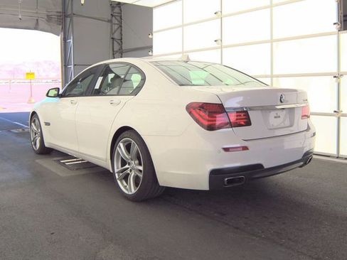 Used 2015 BMW 750i image 4