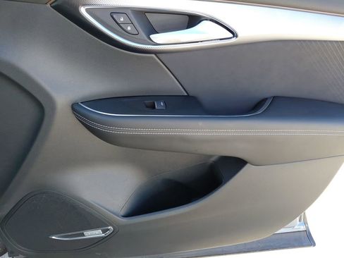 Used 2025 Buick Envision Sport Touring image 18