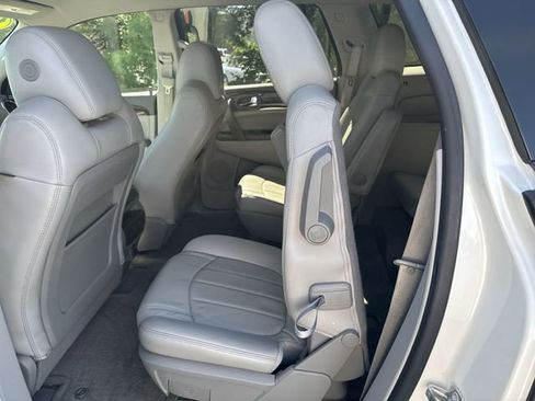 Used 2014 Buick Enclave Leather FWD image 13