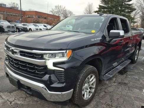 Used 2022 Chevrolet Silverado 1500 LT w/ Leather Package image 1