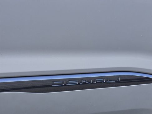 Certified 2023 GMC Acadia Denali w/ Denali Technology Package image 10