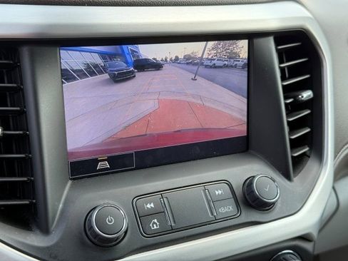 Used 2023 GMC Acadia SLT image 29