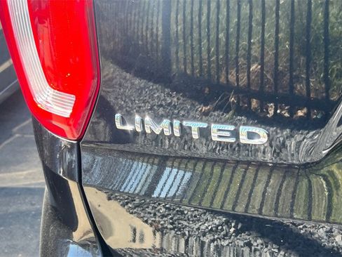 Used 2018 Ford Explorer Limited image 7