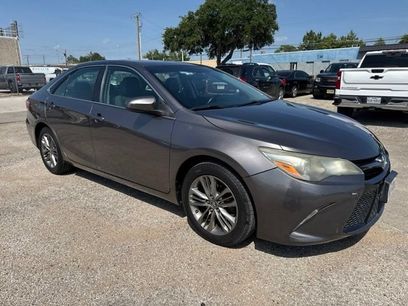 Used 2016 Toyota Camry SE w/ Moonroof Package