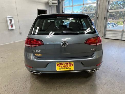 Used 2018 Volkswagen Golf S image 4