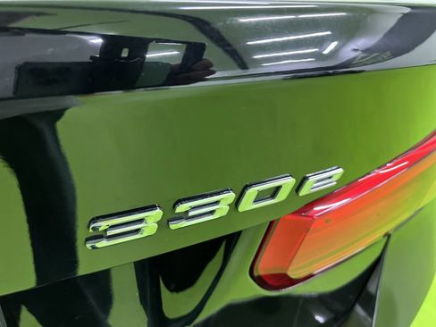 Used 2017 BMW 330e RWD image 13