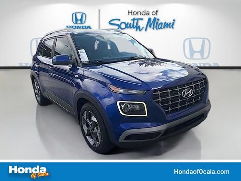 Used 2022 Hyundai Venue Limited FWD image 1
