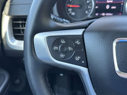 Used 2023 GMC Terrain SLT image 32