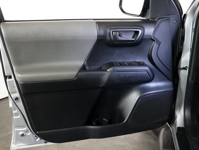 Used 2022 Toyota Tacoma SR AWD/4WD image 23