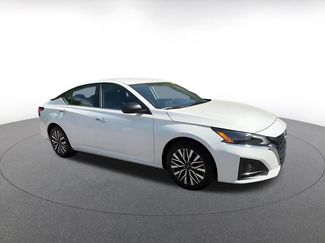 Used 2025 Nissan Altima 2.5 SV FWD video 2