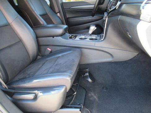 Used 2020 Jeep Grand Cherokee Altitude image 9