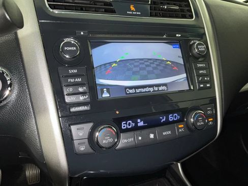 Used 2014 Nissan Altima 2.5 SV w/ Convenience Package FWD image 24