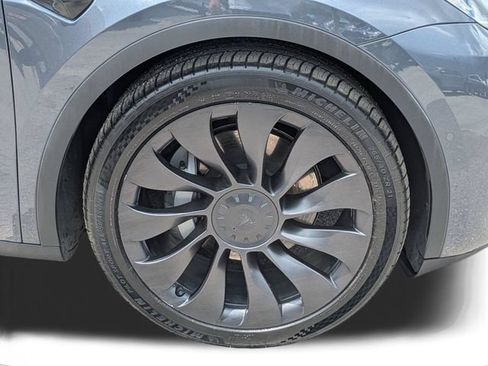 Used 2021 Tesla Model Y Long Range AWD/4WD image 11