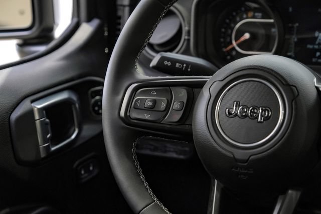 Used 2025 Jeep Gladiator Rubicon w/ Safety Group AWD/4WD image 54
