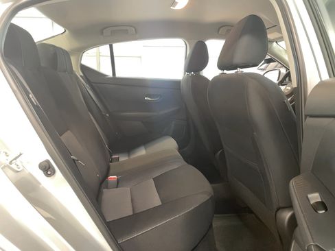 Used 2023 Nissan Sentra SV FWD image 9