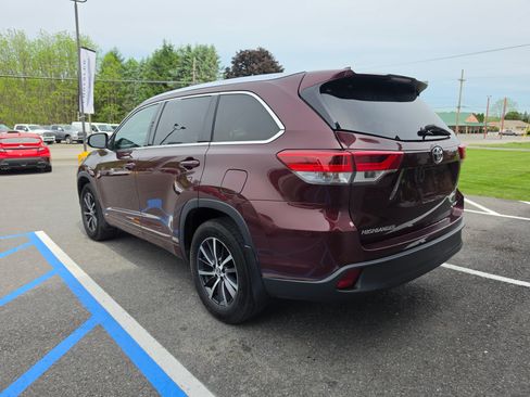 Used 2018 Toyota Highlander XLE AWD/4WD image 6