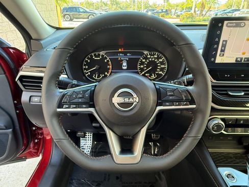 Used 2023 Nissan Altima 2.5 SR w/ SR Premium Package image 24