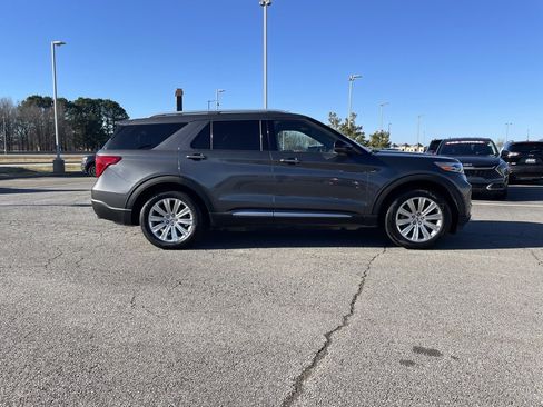 Used 2020 Ford Explorer Limited image 9