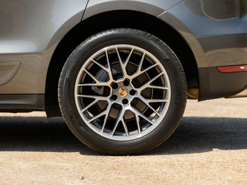 Used 2016 Porsche Macan S image 12