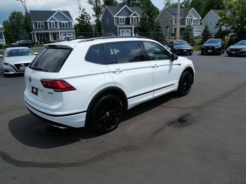 Used 2021 Volkswagen Tiguan SE R-Line w/ 3rd Row Seat Package AWD/4WD image 7